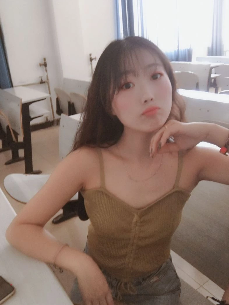 读大学的小女友，椒乳嫩穴，美妙的胴体回味无穷[16P]