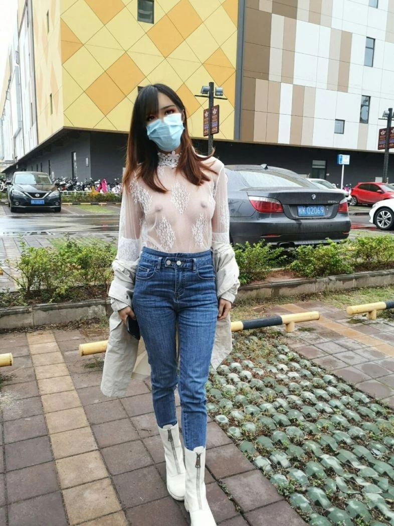 美到极致，坚挺的胸部没有一丝下垂，细腰丰臀[18P]