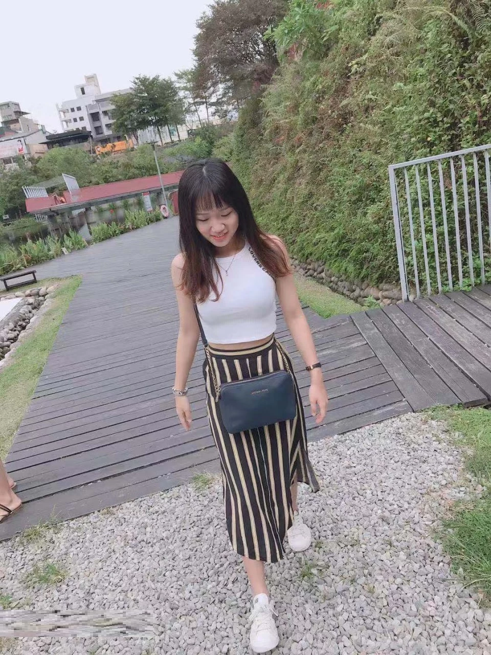 坚挺的胸是那么的诱惑人，拥有如此的女朋友，我得每天都日[18P]