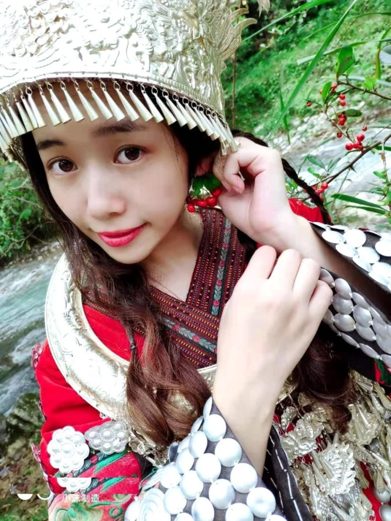 没想到有这么魔鬼白皙的皮肤身材，让人太有欲望了[15P]