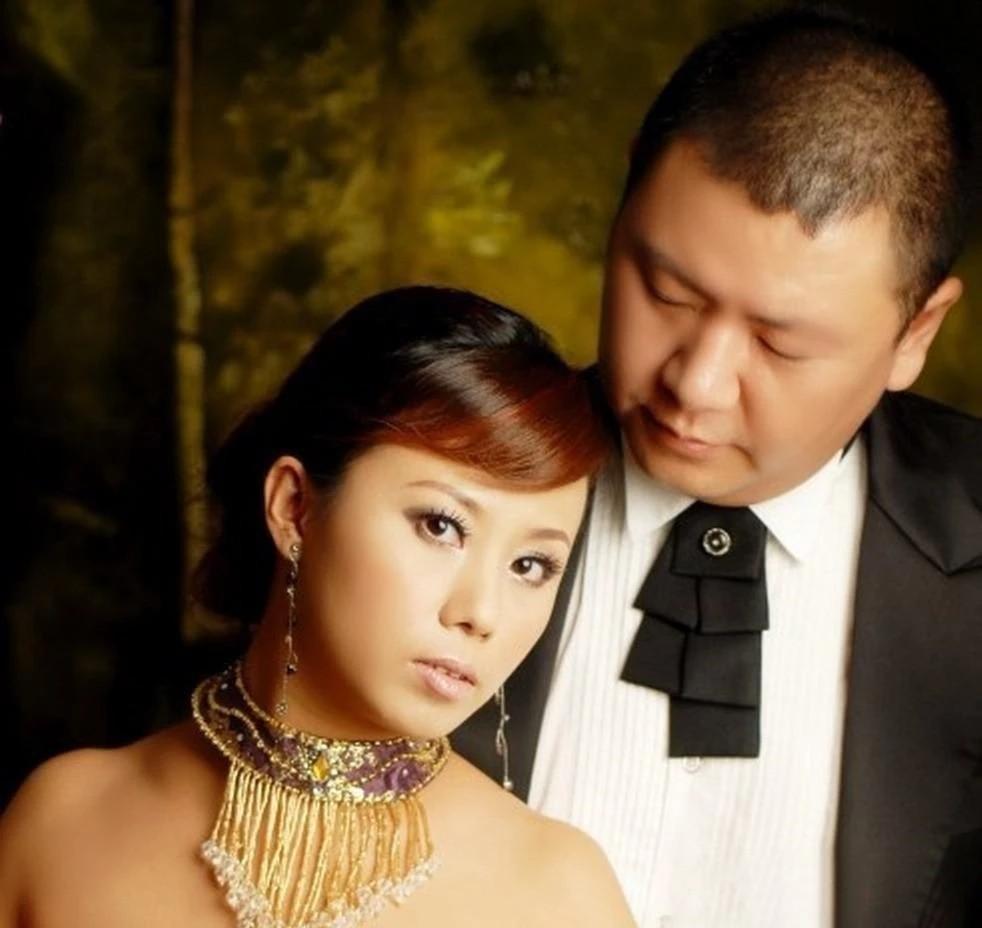 贡献漂亮的老婆想让让别人插[25P]