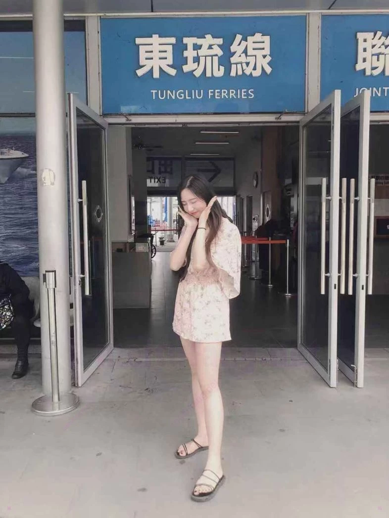 人妻这个bb算是很粉嫩了，看样平时利用率不高[18P]
