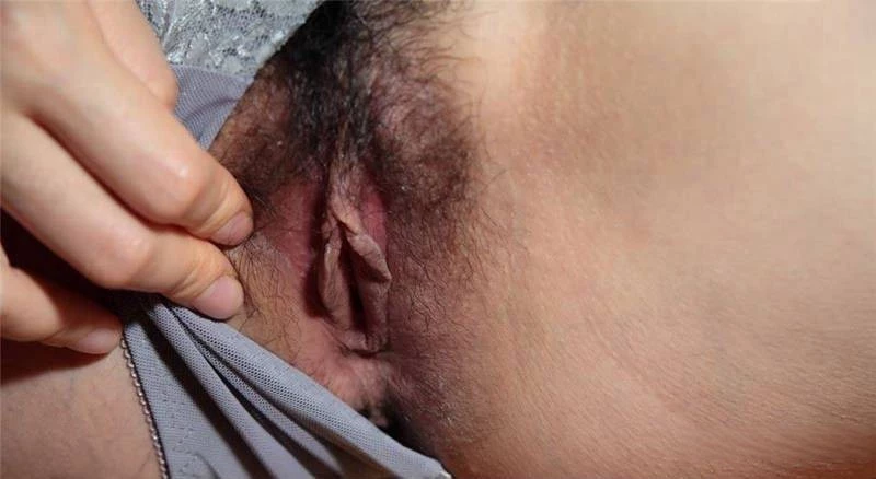 约炮约到邻居家的小少妇还挺骚的［15P］