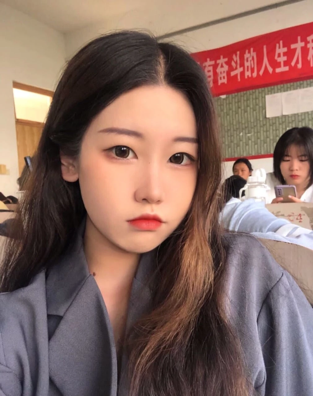 高中女生的疏毛嫩屄[10P]