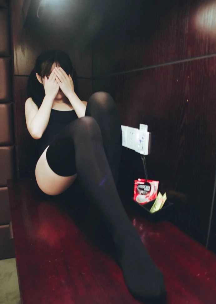 贫乳小姐姐[30P]