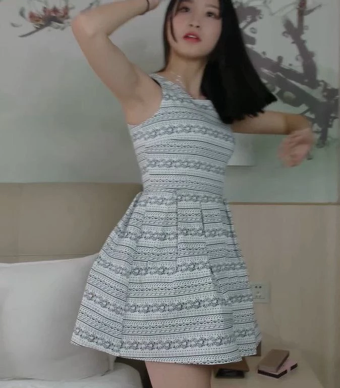 乳此清秀的女孩[12P]