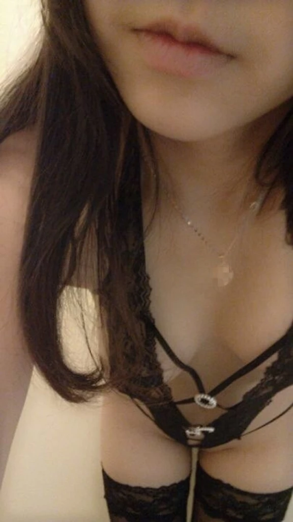 天使面孔好身材的小女友 [15P]