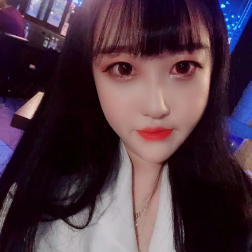 我的小嫩妹分享 蕾丝内裤套头上[19P]