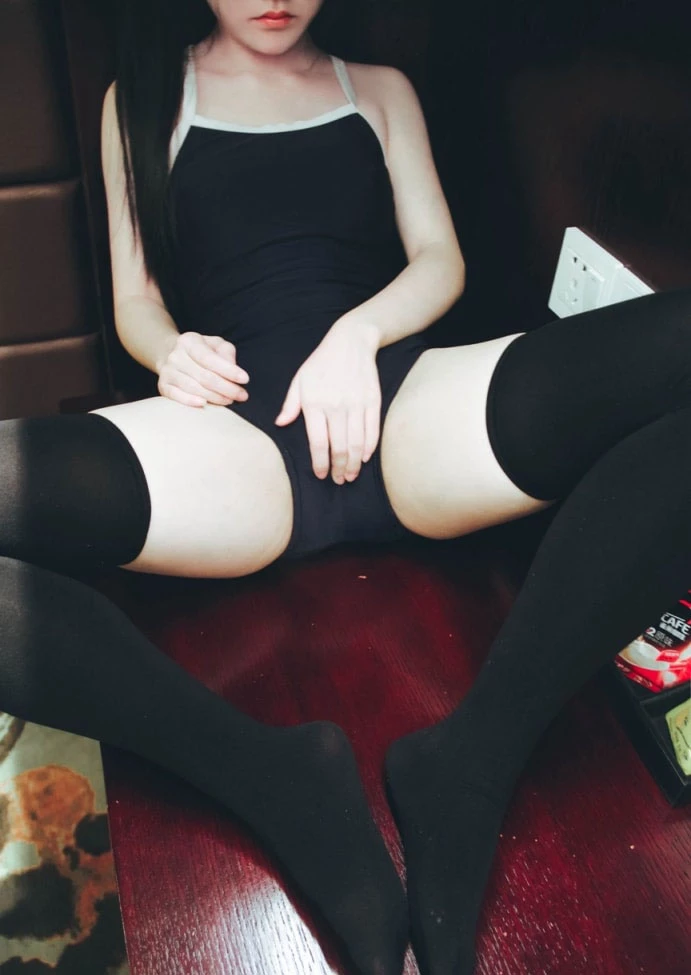 贫乳小姐姐[30P]