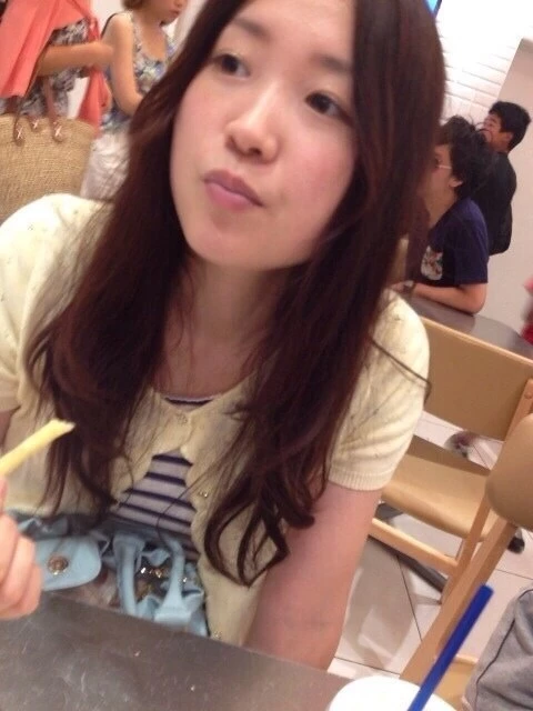 阳光甜美的女友，插完要不精子射她脸上[20P]