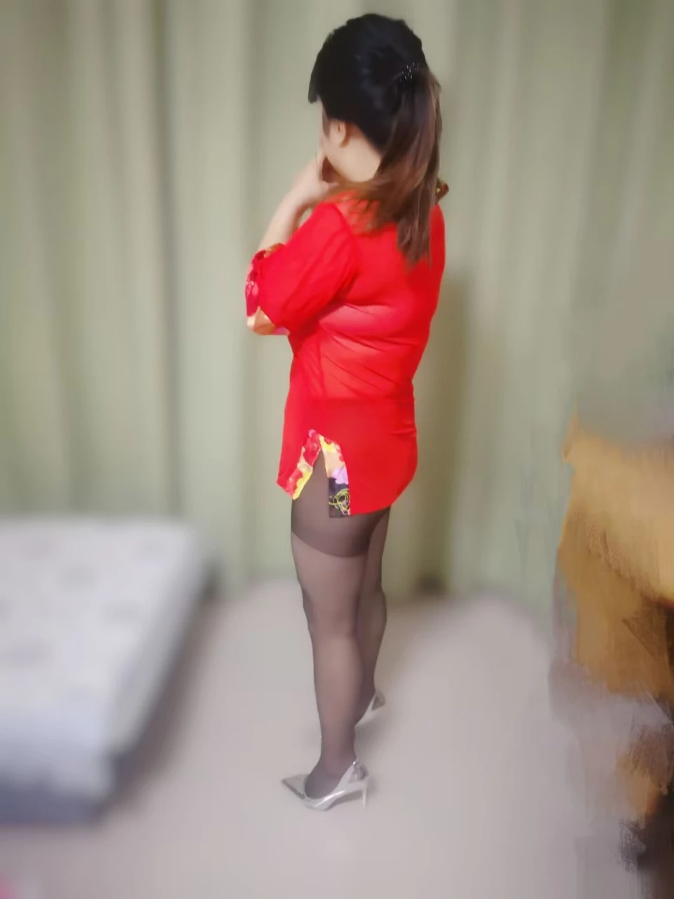 ［原创］若水骚妻第二弹，标准肥熟，匀称腿直，巨乳肥臀，投稿给苍哥，上一贴肉丝红绳，撸了没？如果没有，开裆黑丝你肯定顶不住，喜欢熟女的有福了［20P］