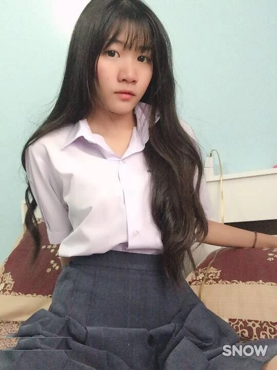 妹妹不算是漂亮，但看上去感觉很舒服，干起来一定还不错[15P]