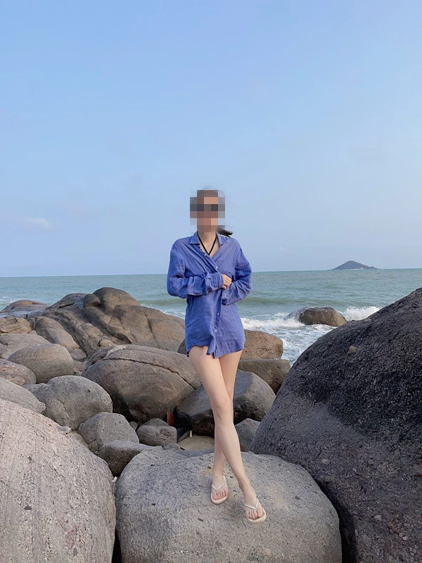 [原创][一撸由你]趁着五一旺季人多之前，来海滩外拍露出，有谁碰到了这沙滩上的一抹蓝？[20P]