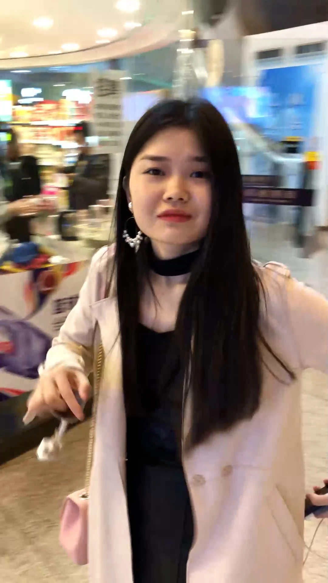 约妹子武汉看樱花 做爱拍私房照[24P]