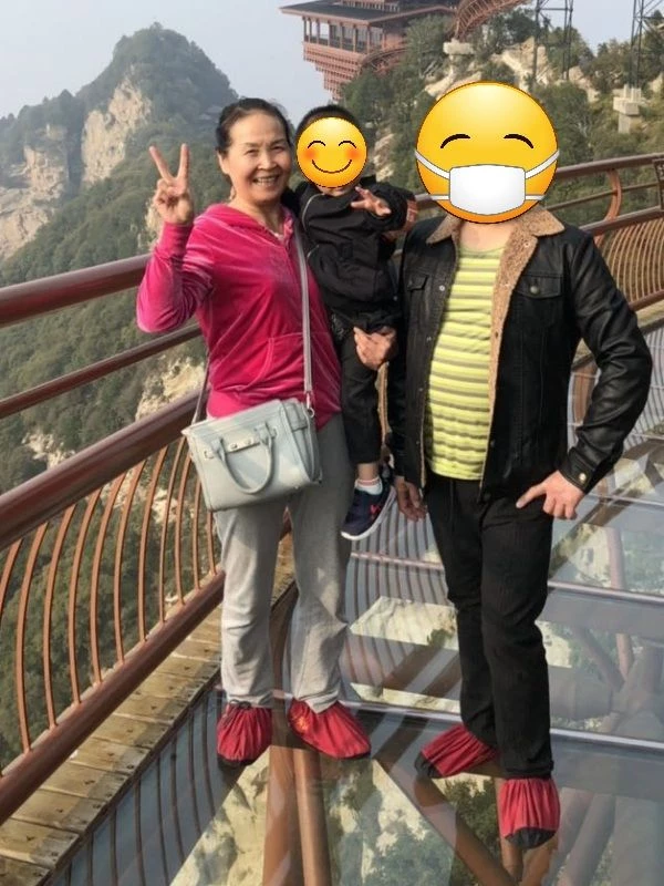 六-一前夕，上午景点陪张婶的孙子玩，下午酒店哄孙子睡了陪张婶玩［11P］