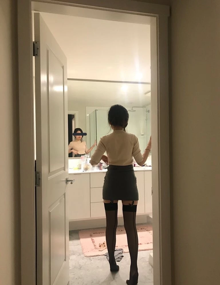 相貌气质的学霸女友［20P]