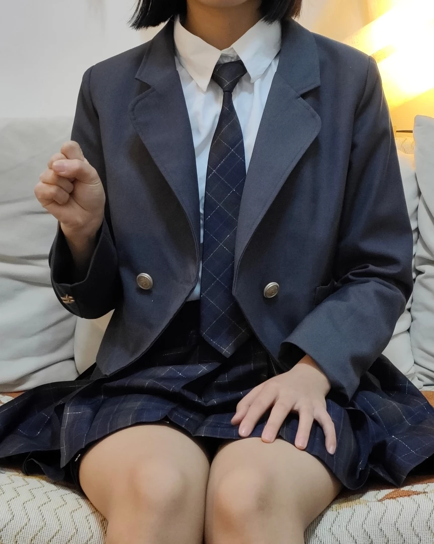 [原创][手势验证]第四弹！！女生视角~图多警告~记录一次野外露出＋捆绑狠狠羞辱欠操闺蜜的照片 [30P]