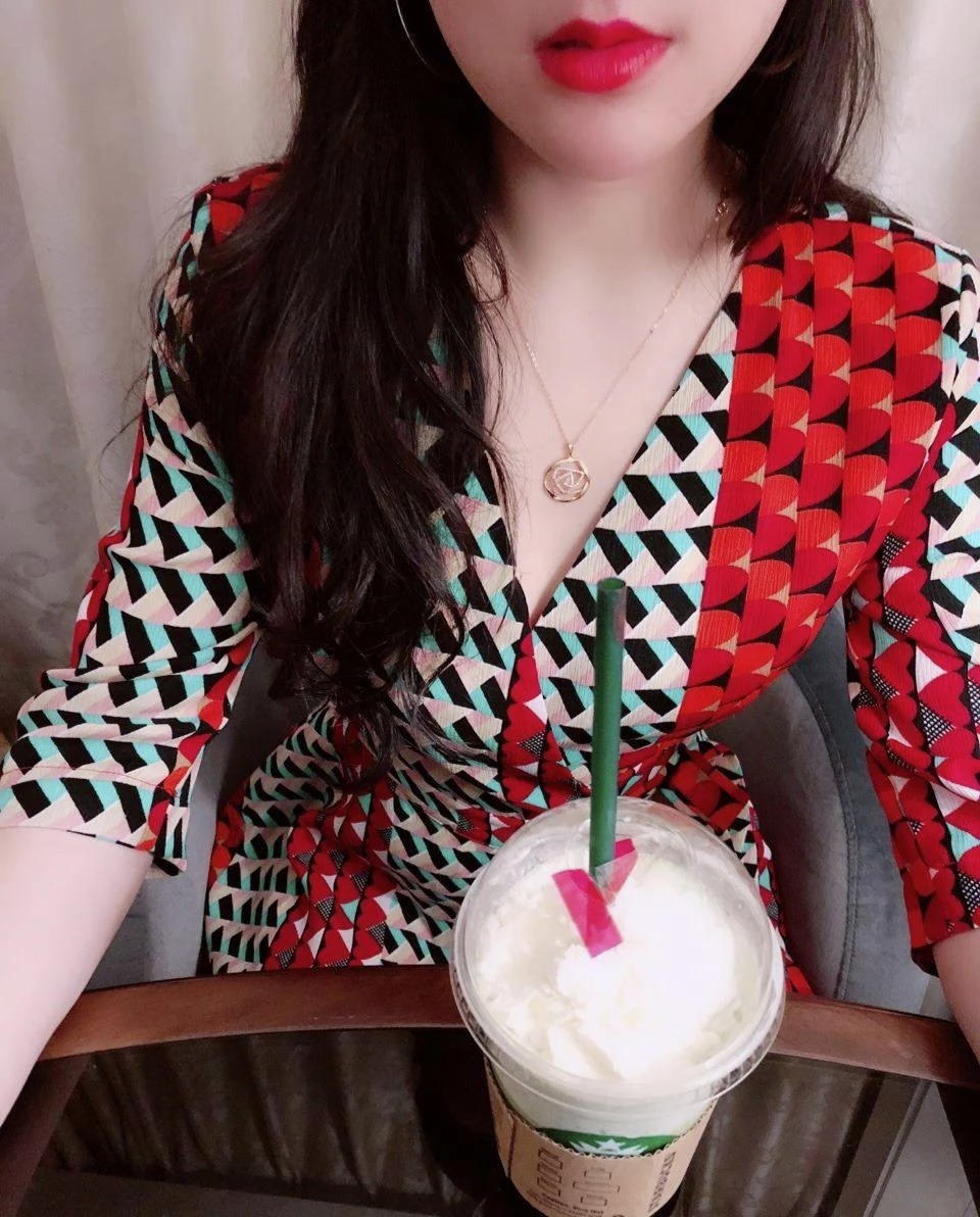 转载极品巨乳，抹了精油更胜一筹[10P]