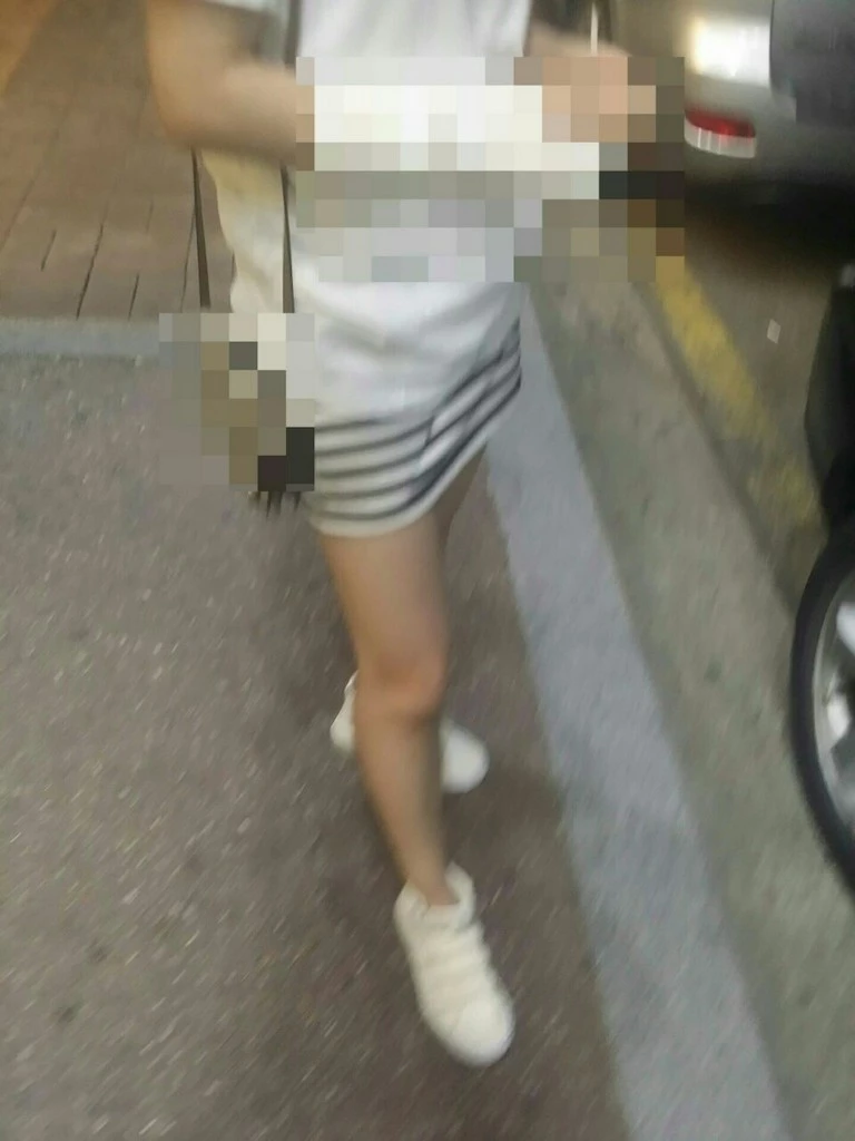 欲求不满一个丈夫满足不了的白嫩富婆出去偷吃[18P]