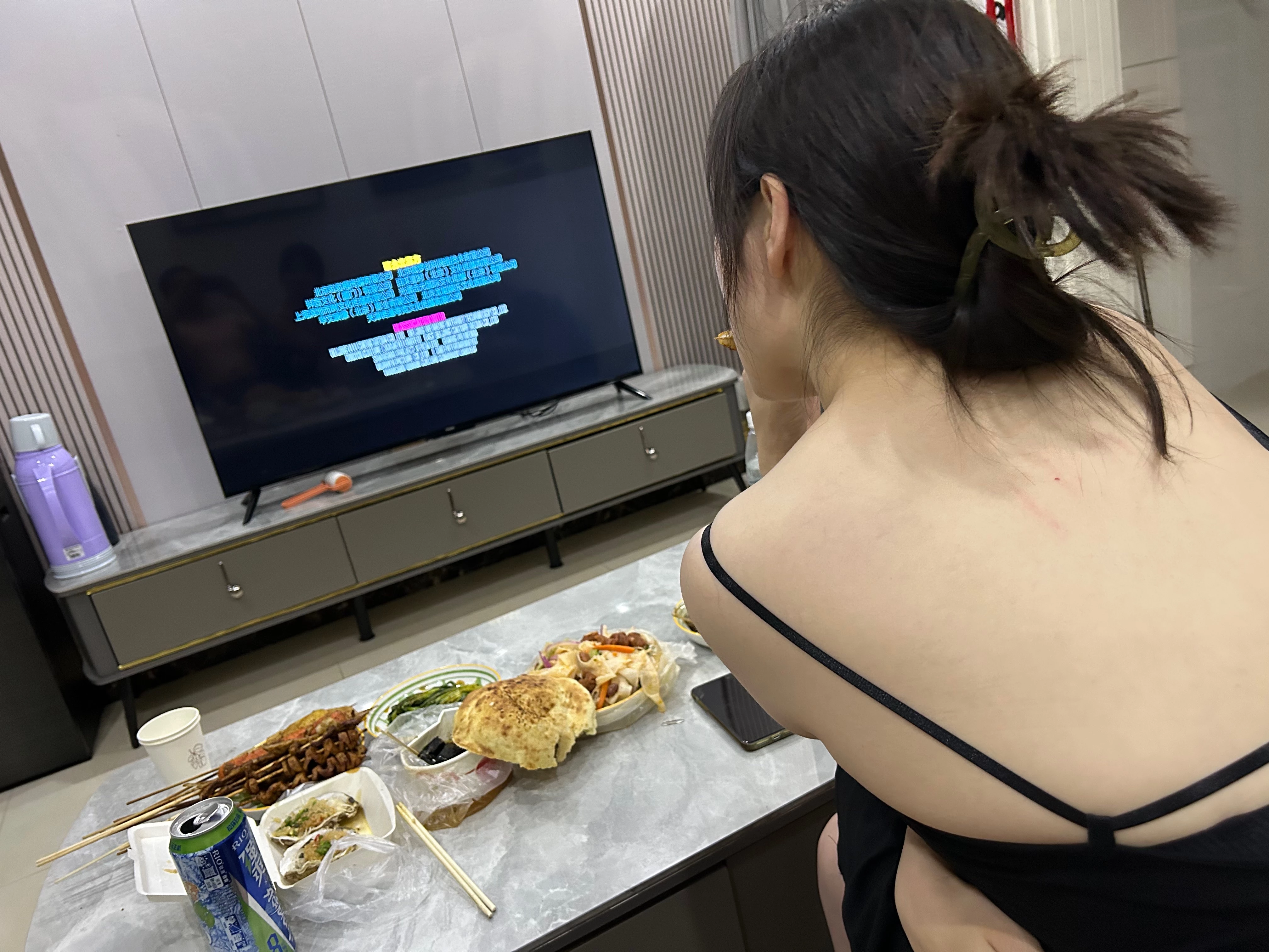 [原创]在这特殊的520日子里，在家喝着啤酒吃着烧烤，在浪漫的彩灯下嗨起来，找到了KTV的感觉[36P]