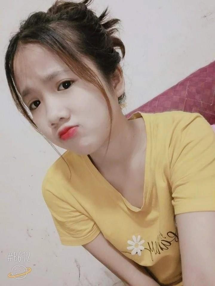转载越南萌妹掰逼秀[11P]