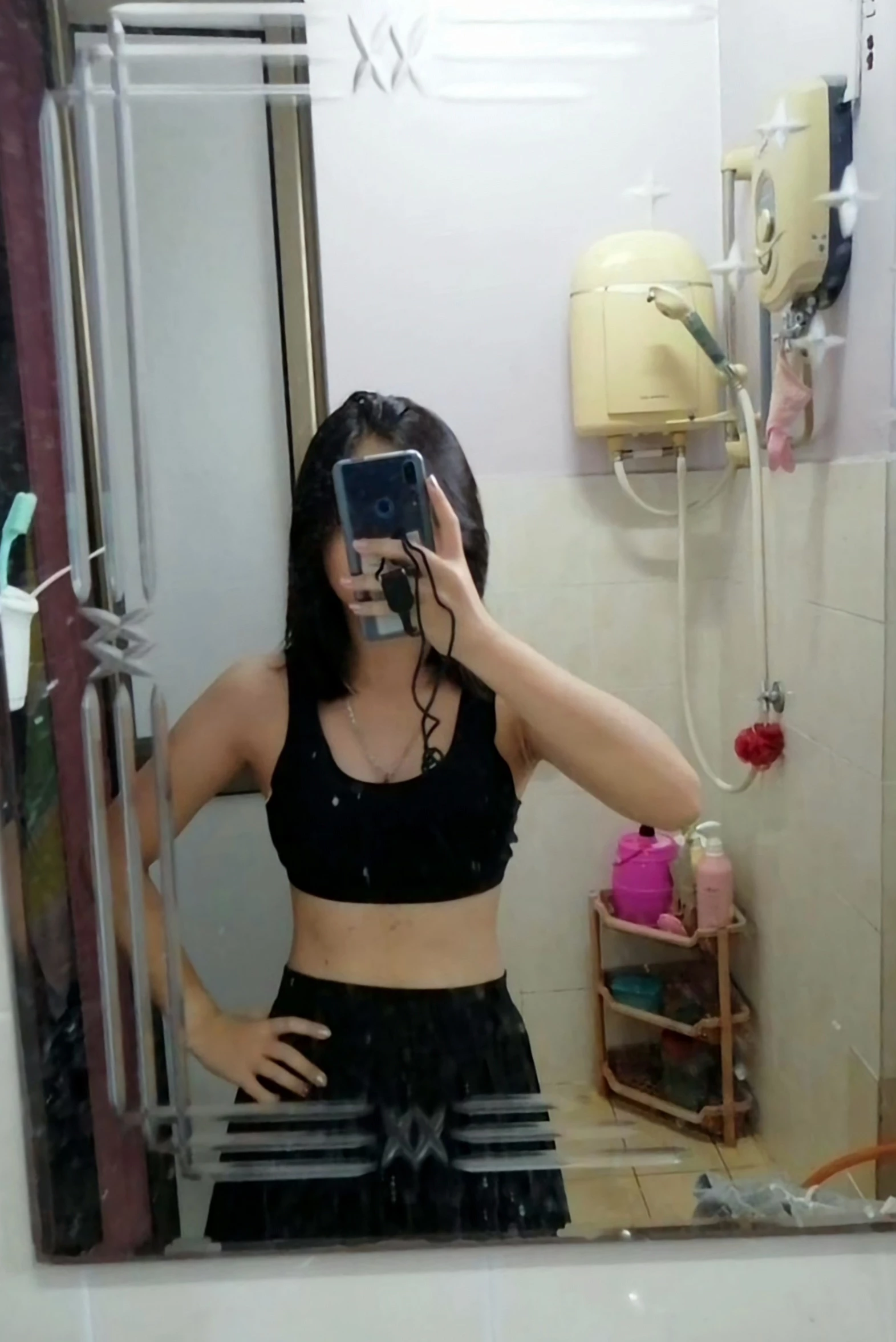 对镜拍胸有自信[10P]