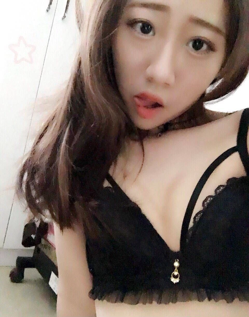 各种角色都能应付的小骚妇[19P]