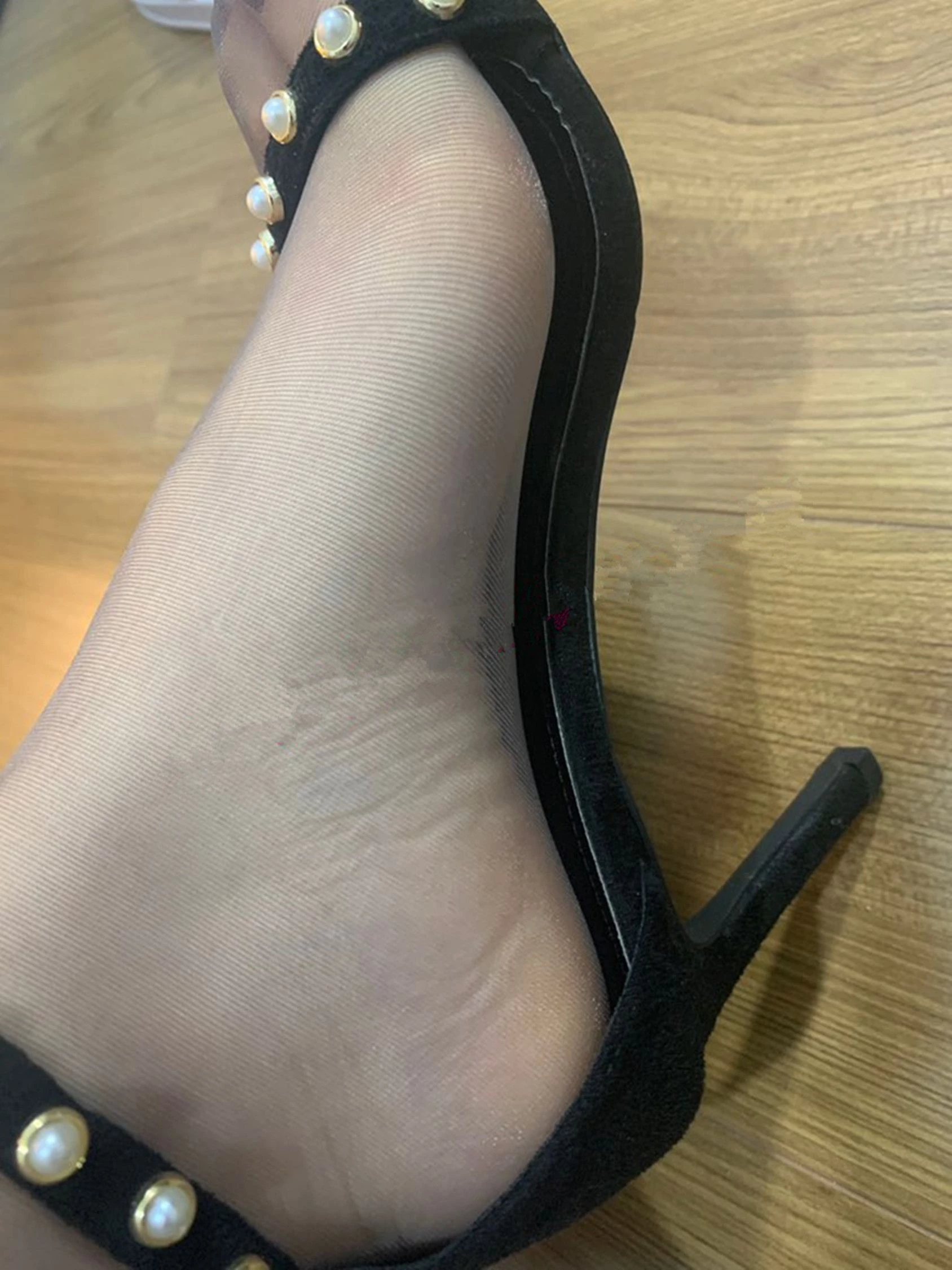 随手拍一组朴素的灰丝脚.姐的腿不是腿，下一句？[21P]