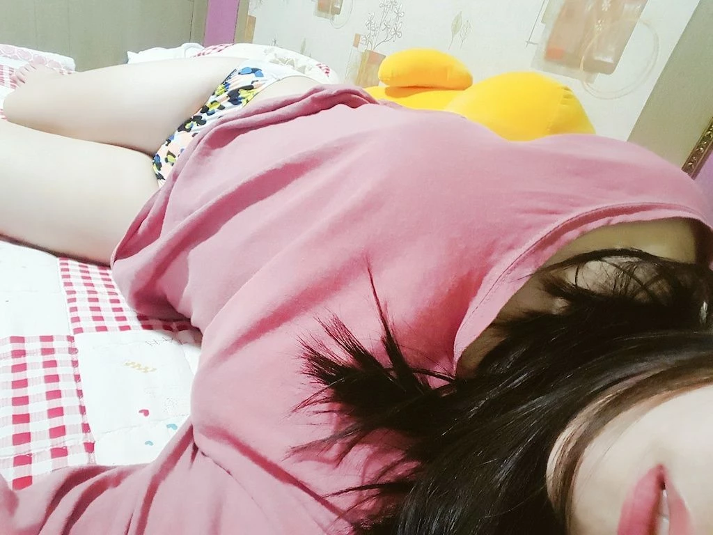 小萝莉生气了~必须狠狠的插她才行[18P]