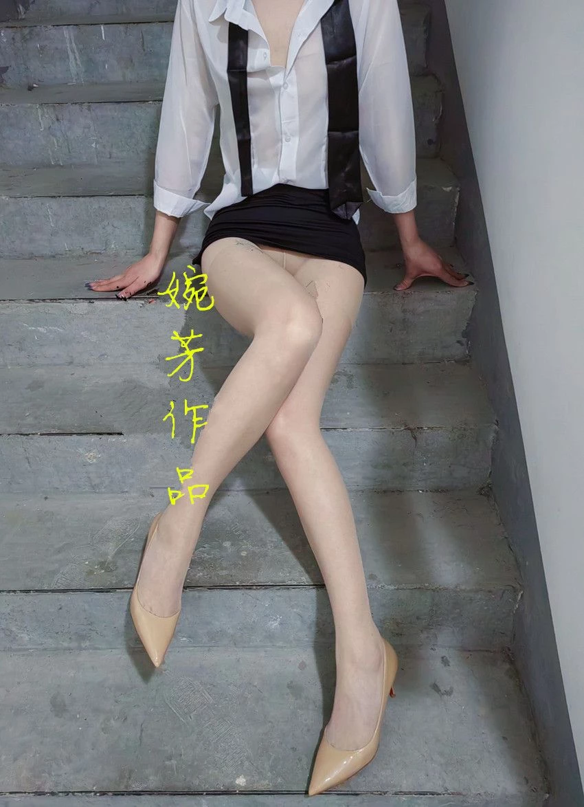我妈她听有声小说听到了一句“父母之命 媒妁之言”。我嘴碎多少有点随我妈了，[22P]