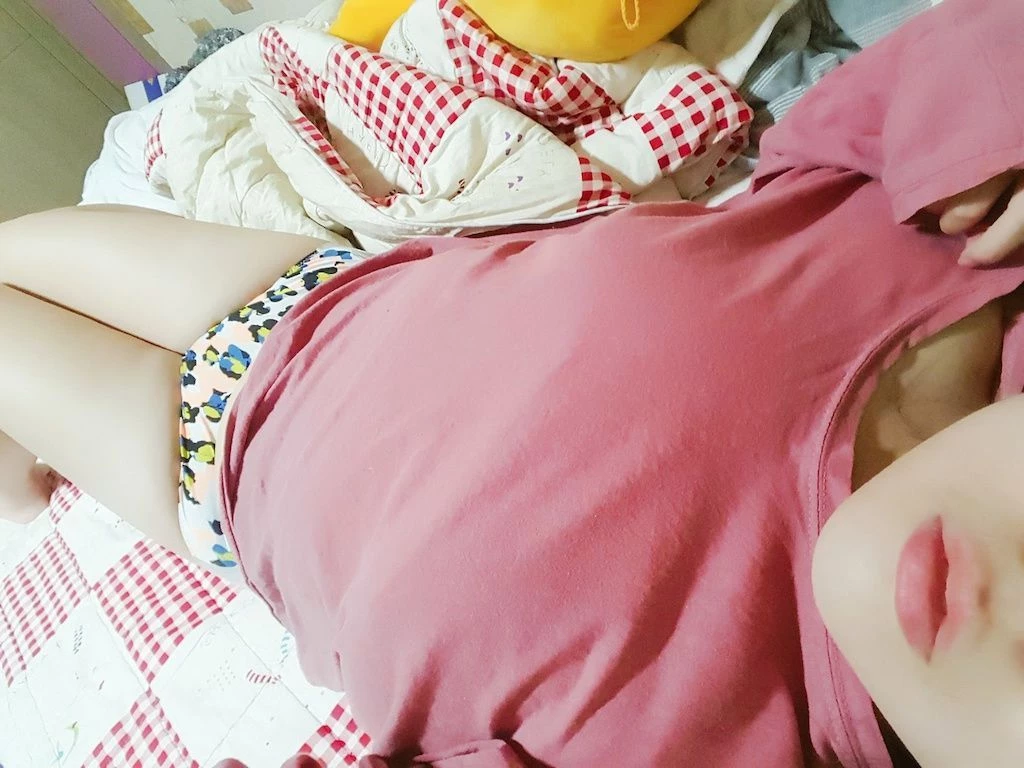 小萝莉生气了~必须狠狠的插她才行[18P]