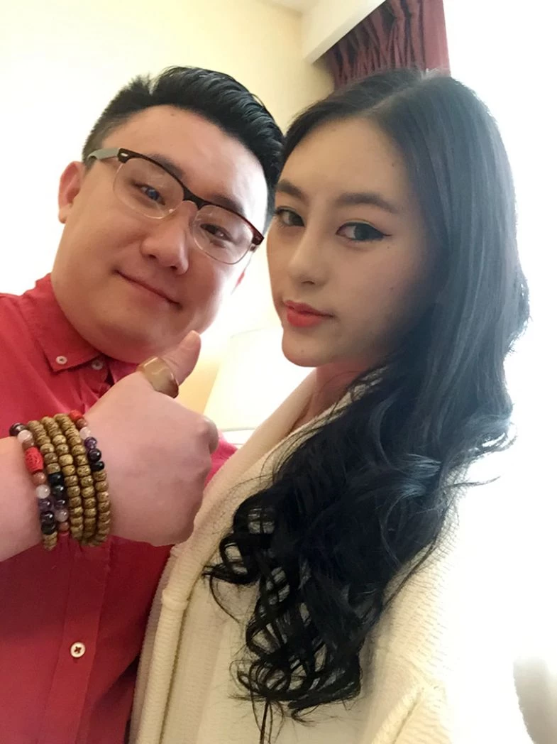 才结婚不就的性感气质少妇逼逼好紧附露脸生活照[29P]