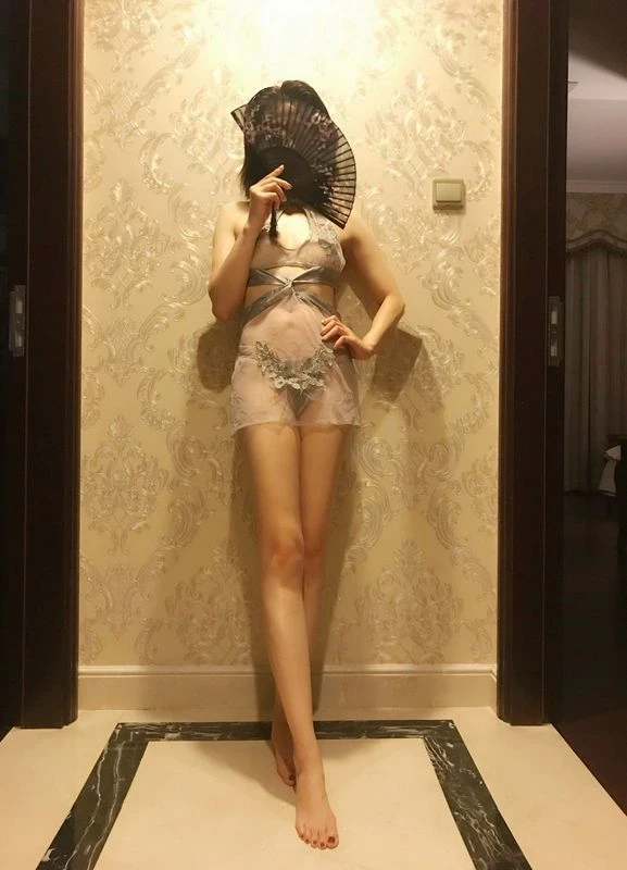 朴素的人妻 [15P]