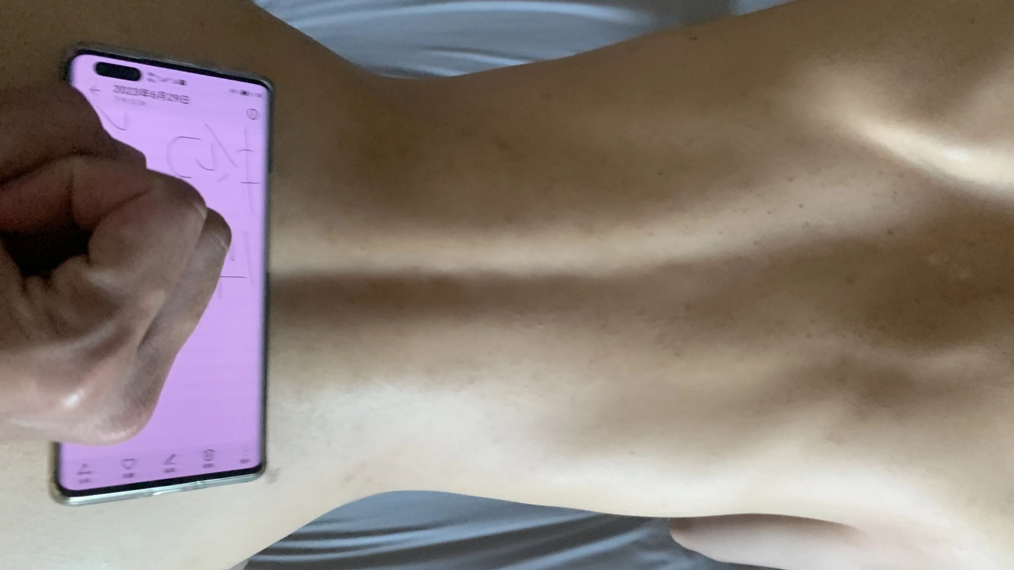 ［原创］举牌手势双认证，苍哥接投稿，30岁的兄弟，能拿下22岁的妹子，说明还是有这实力的，皮肤虽然没保养好，但是身材和紧致程度，绝对让你流口水［21P］