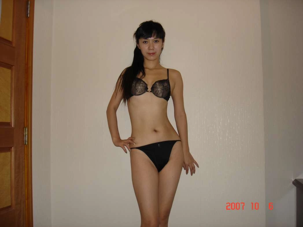 这种30多岁的野性轻少妇绝对榨乾你...... [18P]