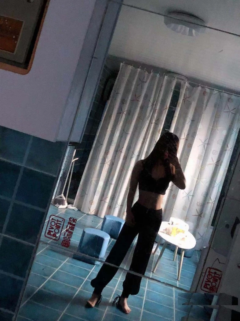 健身少妇人前端庄人后淫荡，谁不喜欢[24P]