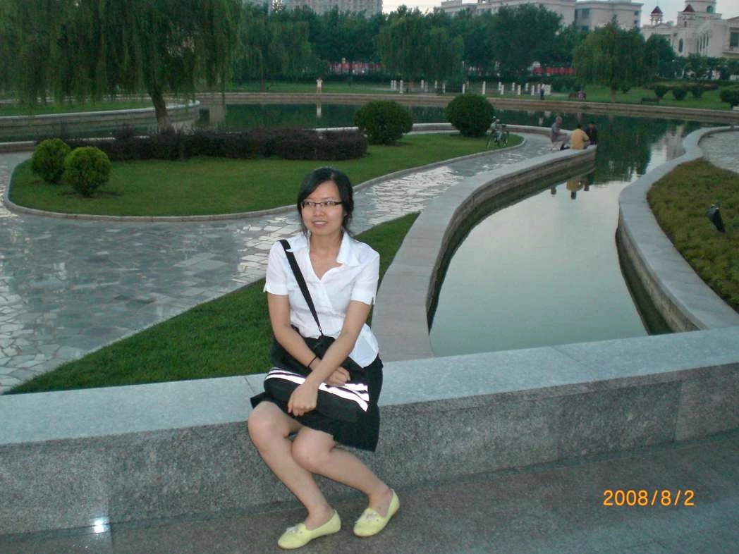 两对夫妻玩换妻游戏，一个丰满一个苗条刺激[25P]