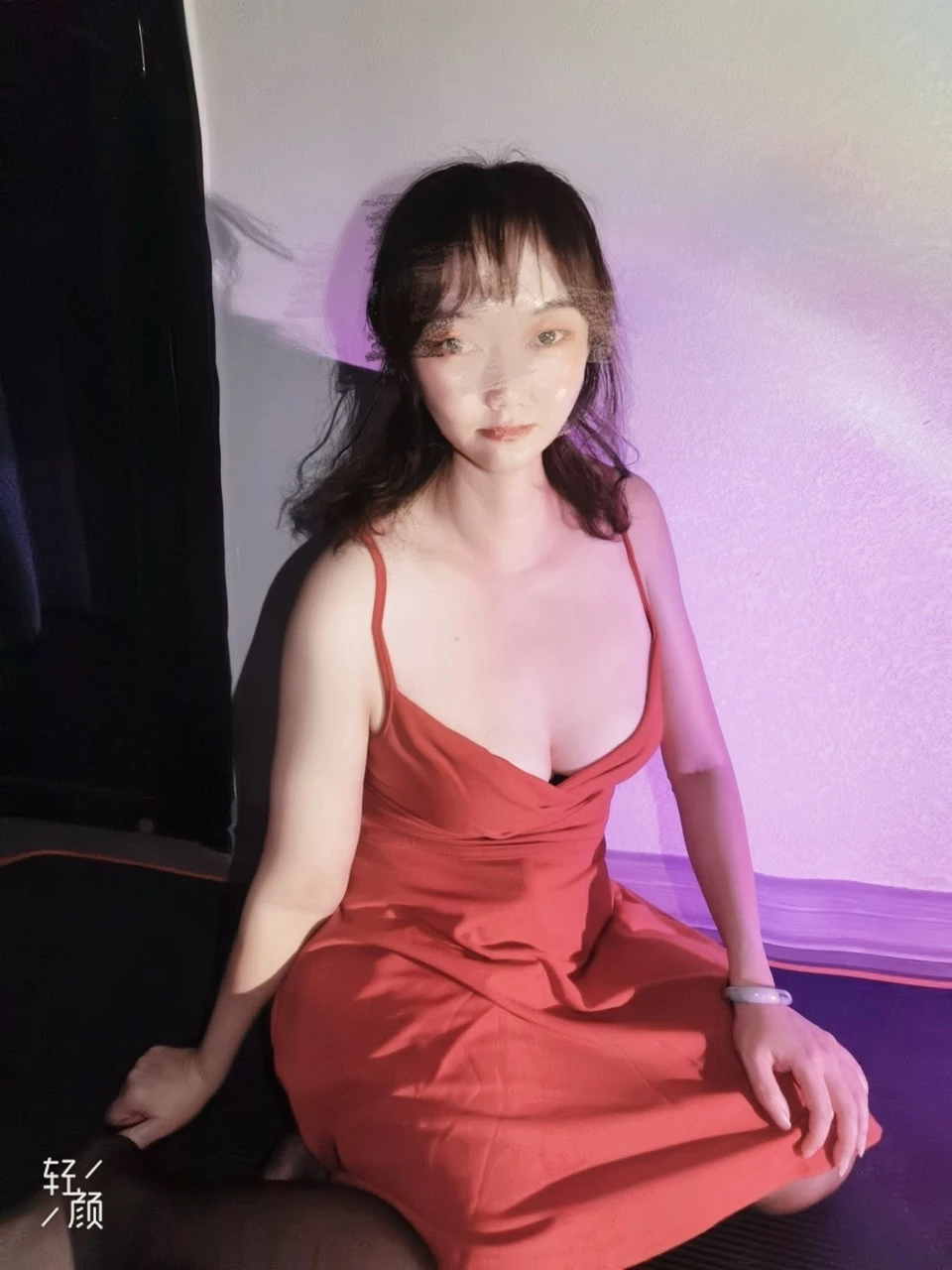 ［原创］举牌手势双认证，苍哥接投稿，云南昆明4137夫妻入圈认证花名册号462，大胆露脸，苍哥接到的首次露脸贴，全方位展示骚妻，要的是刺激，要的评论和点赞，期待第二贴！［17P］