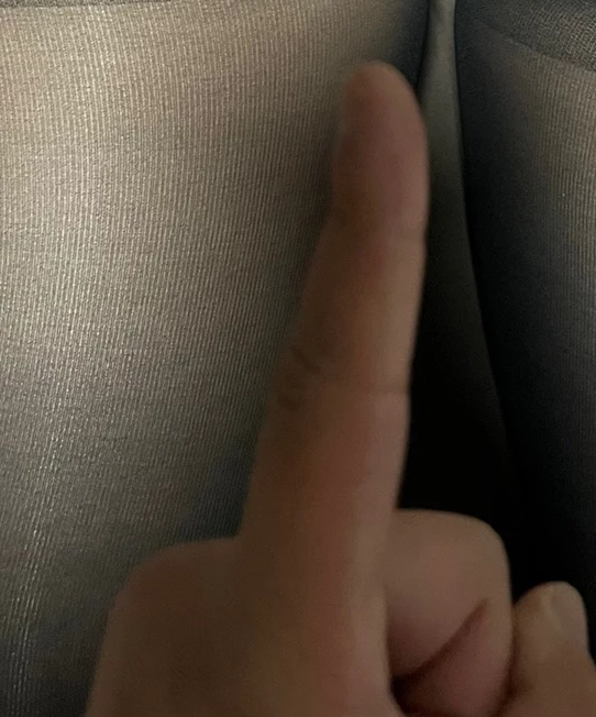 [原创][手势验证]初次分享爱妻黑丝足交新人夫妻试水贴老婆看评论更新[10P]