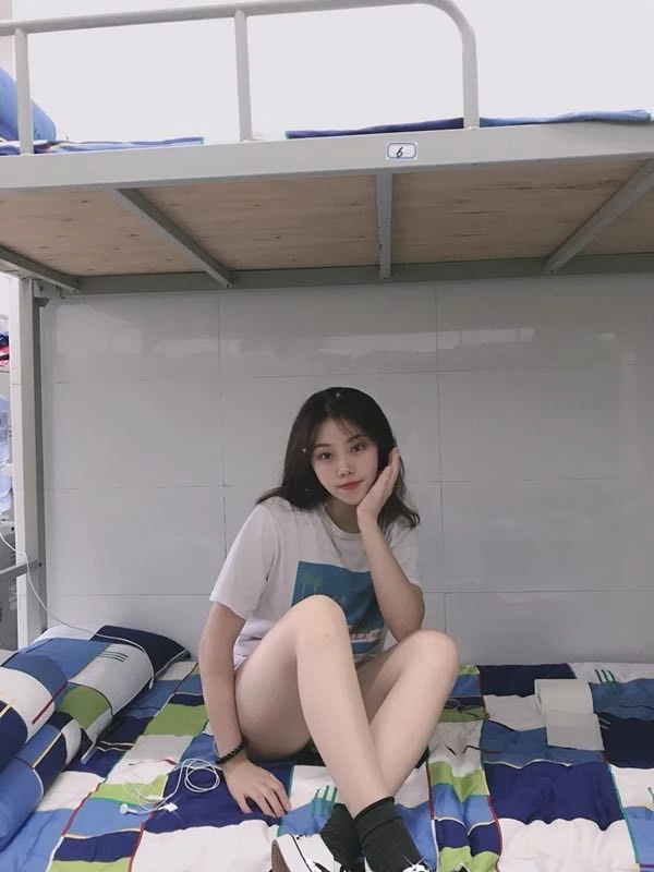 女友小妹妹确实嫩[12P]