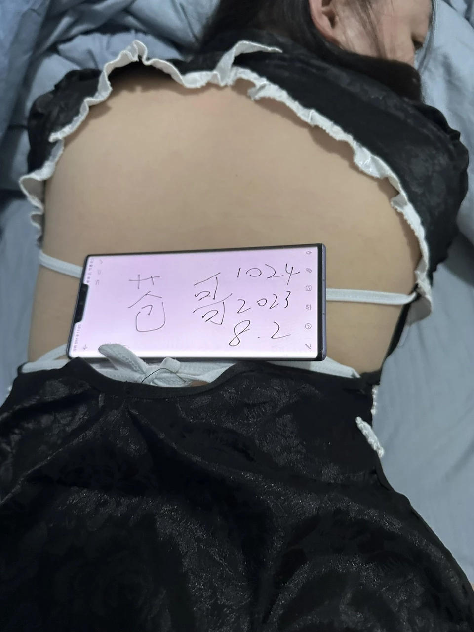 ［原创］手势举牌双认证，苍哥接投稿，广东深圳2523夫妻，已认证花名册号433，居家捅骚逼，玩的就是真实［18P］