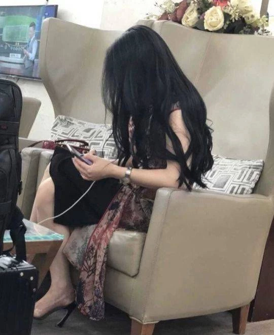 某陌上找的少妇 [16P]