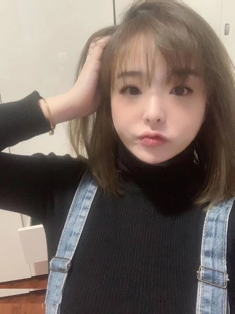 这嫩逼这肥臀，再加上娃娃脸，夫复何求[14P]