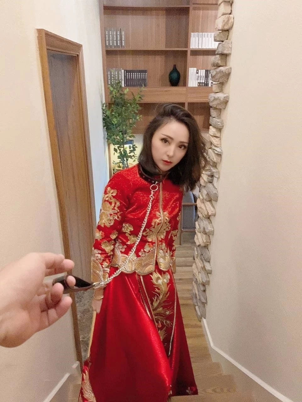 调教新娘装小母狗[28P]