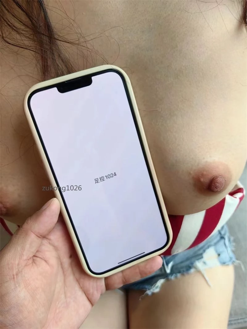 [原创][足控淫妻社]广西南宁or湖南衡阳 金融OL城市浪人 喜欢吃鸡巴的时候听到老公的呻吟很有成就感 目前可以接受同房不换 气氛到了自由发挥[29P]