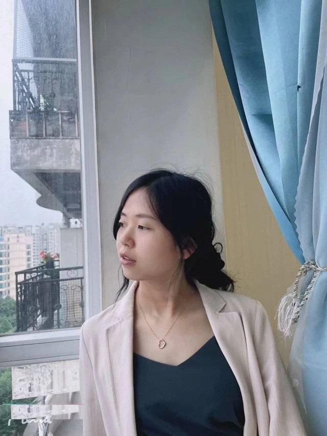 越青涩的女人，操过之后就越淫荡，这就是反差[17P]