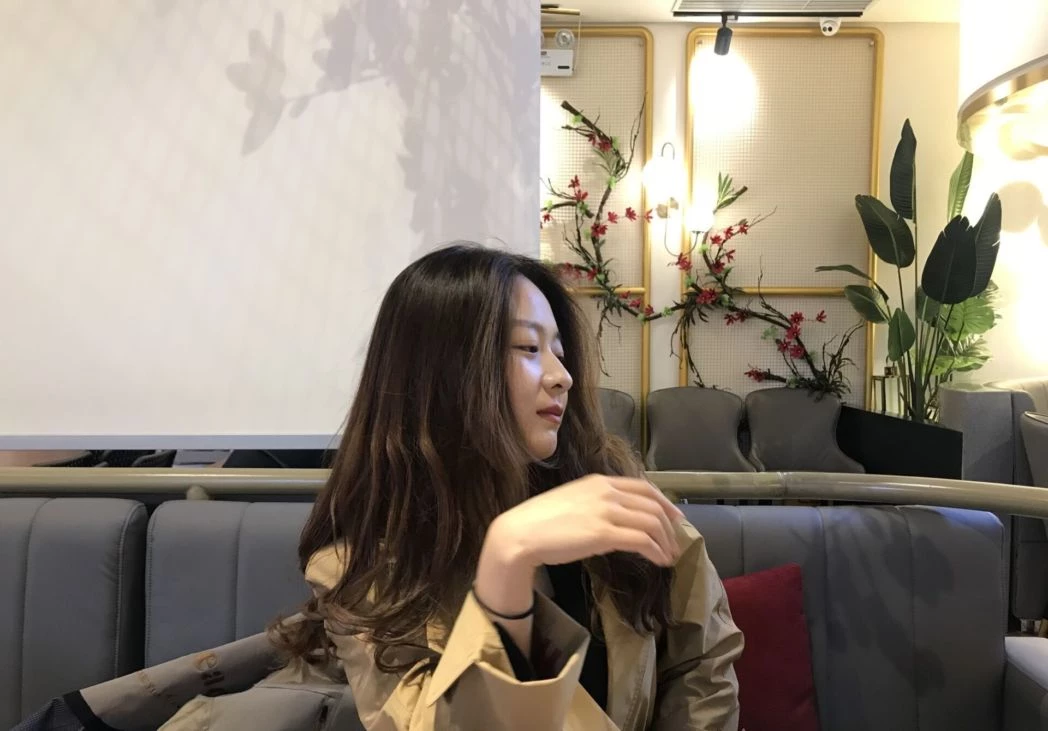 清纯中裸露出一丝风骚.少妇非常可人[19P]