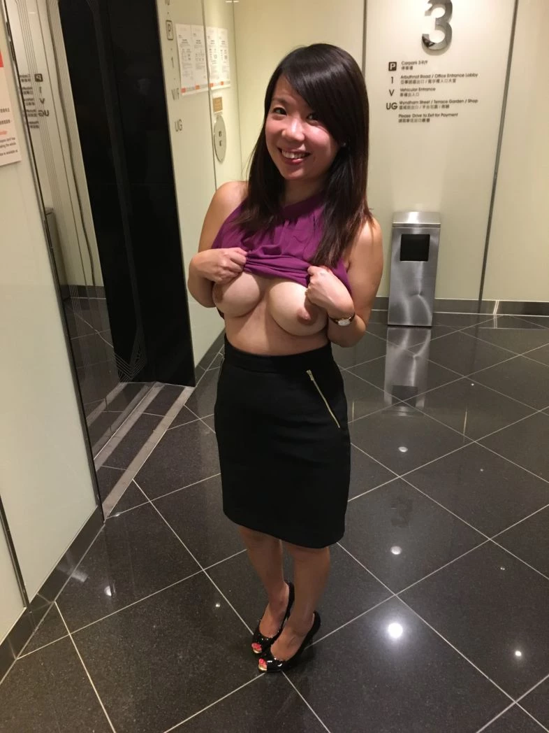 小穴看着很水嫩 [24P]
