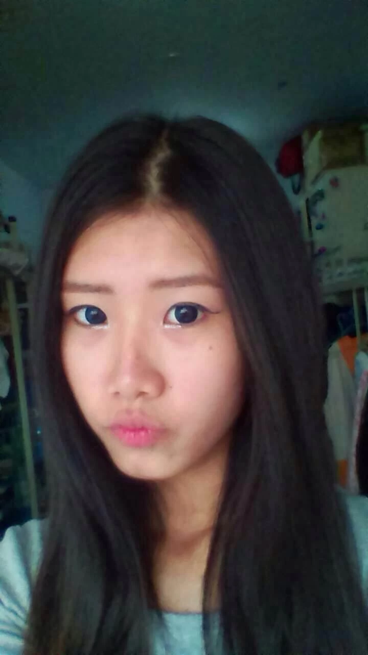 身材不错，皮肤白皙，鲍鱼长的也挺漂亮[21P]