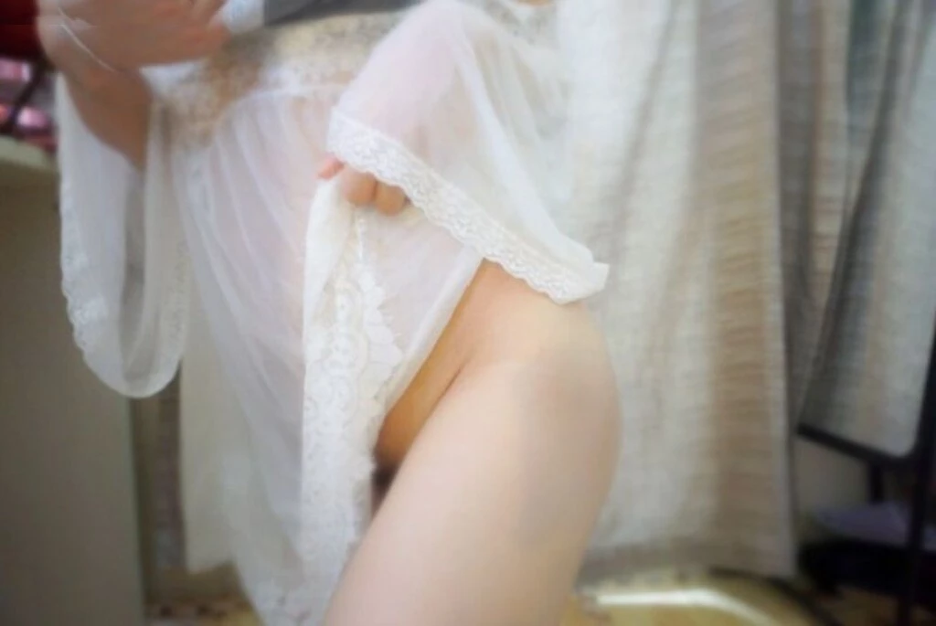 女大生的迷人大乳头[15P]
